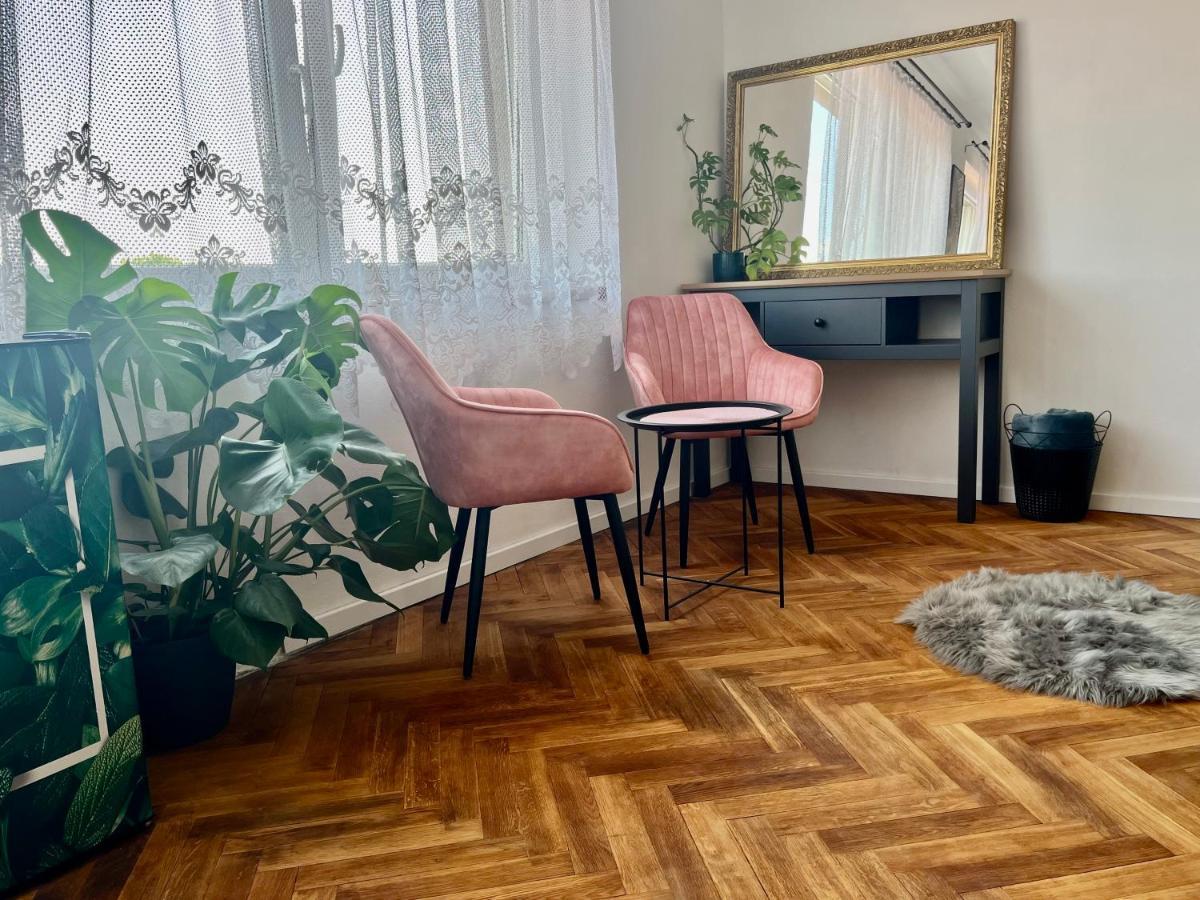 Monstera I Apartment Kolin Exterior photo